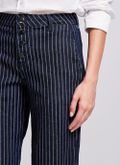 Calça Jeans Boot Cut Listras