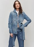 Jaqueta Jeans Trucker com Cinto lavada