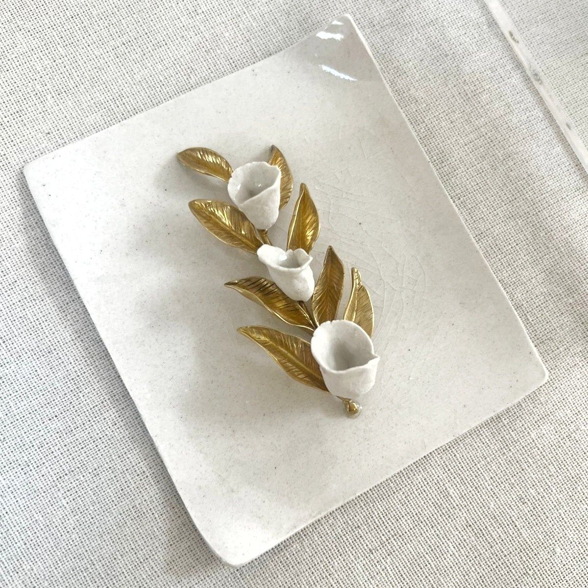Flor na Plaquinha de Porcelana