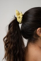 Scrunchie Amarelo Pastel