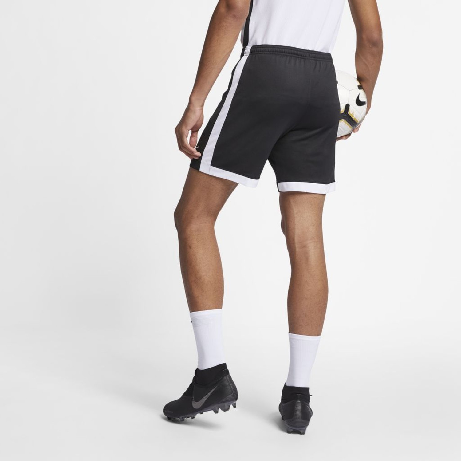 Nike hotsell skinny shorts