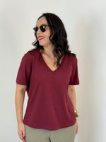 Camiseta Gola V Vinho
