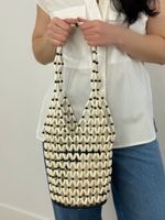 Bolsa Bucket em Contas de Madeira Branca