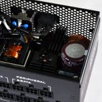 Fonte Lian Li SFX SP750 750W Modular PFC Ativo 80 Plus Gold - SP750