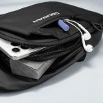 Mochila de Ombro Cougar Unride Preto 4 Litros Resisntente à Água com USB - CGR-UNIRIDE