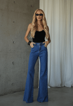 Calça Flare Comfort Médio