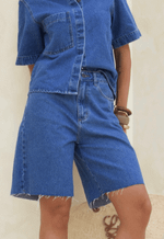 Bermuda Jorts Essentials Médio Nebulizado