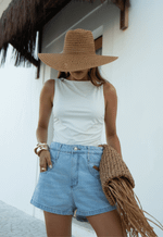 Short Reto Capri Claro