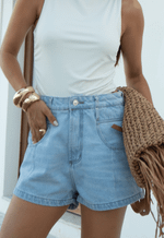 Short Reto Capri Claro