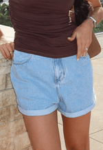Short Mom Elástico Barra Dobrada Claro