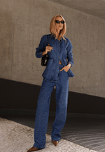 Calça Reta Bordado Belle Line Médio Nebulizado