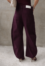 Calça Barrel Soho Dark Berry