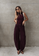 Calça Barrel Soho Dark Berry
