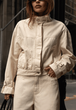 Jaqueta Bomber High Neck Vanilla