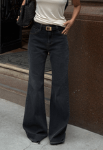 Calça Flare Essentials Black