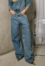 Calça Barrel Muse Dirty Wash