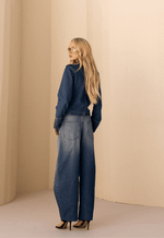 Calça Barrel Clair Dirty Wash