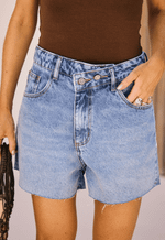 Short Mom Twist Claro