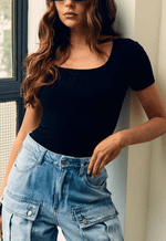 Blusa Decote Quadrado Amore Preta