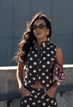 Colete Zíper City Dots Poá Marrom