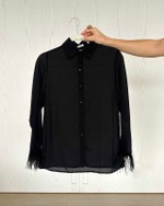 Camisa Botões Plumas Punho Preto