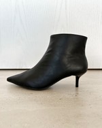 Bota Cano Curto Salto Fino Baixo Preto