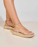 Sandália Flatform Rebeca Dourado