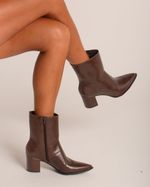 Bota Cano Médio Slouchy Julie Marrom