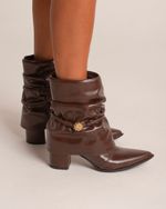 Bota Cano Médio Slouchy Julie Marrom