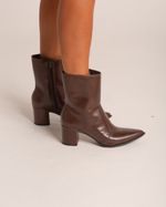 Bota Cano Médio Slouchy Julie Marrom