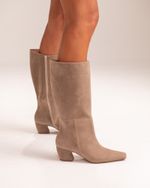 Bota Cano Alto de Camurça Aline Fendi