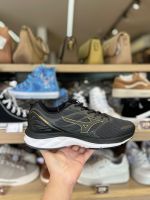 Tênis Mizuno SPACE-8266