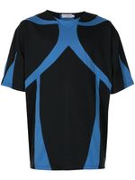 Camiseta gola redonda com recortes
