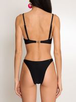 Conjunto de biquini alça fina com bojo e tanga asa delta