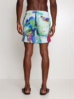 Shorts estampados cós elastico e bolsos laterais
