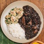 Feijoada Leve com Arroz Branco e Farofa de Banana com Couve (420 g)
