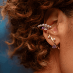 BRINCO EAR HOOK AMETISTA, PÉROLA E SAFIRA