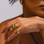 ANEL ENTRELACADO GOTA FORMAS C/ DIAMANTES 1PT EM OURO AMARELO