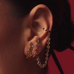 BRINCO EAR HOOK CORRENTE OMA EM OURO AMARELO