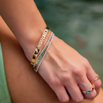 BRACELETE AGRADEÇO COM PEDRAS COLORIDAS