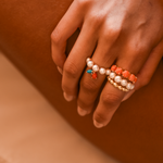 ANEL PÉROLA 5MM, CORAL GOTA, TURQUESA NAVETE E DIAMANTE BRANCO OURO ROSÉ
