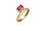 ANEL TURMALINA ROSA RETANGULAR EM OURO AMARELO