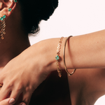PULSEIRA CORRENTE OMA COM ESMERALDA OVAL EM OURO AMARELO
