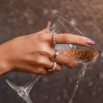 ANEL MEIA ALIANÇA DIAMANTES 10PTS OURO BRANCO