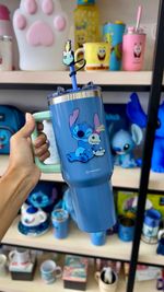 CANECÃO TUMBLER STITCH VOODOO C/PINGENTE 1,15LT