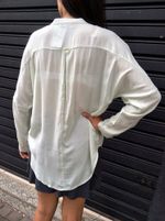 Camisa Em Viscose - A Cor É Verde Claro Com Bolinhas