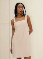Vestido Curto Decote Quadrado Em Viscose E Linho