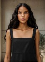 Vestido Curto Decote Quadrado Em Viscose E Linho