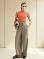 Regata Feminina Cropped Em Malha Com Elastano