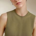 Regata Feminina Cropped Em Malha Com Elastano